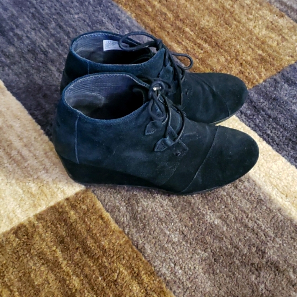 Toms Booties - Picture 2 of 3
